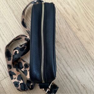 Black n Gold Body Purse Reversible Strap.